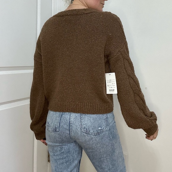 Cable Knit Design V-neck Cardigan - Picture 7 of 8